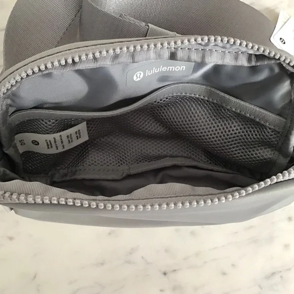 Lululemon Everywhere Belt Bag New With Tag